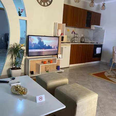 Apartment Modern By Sea